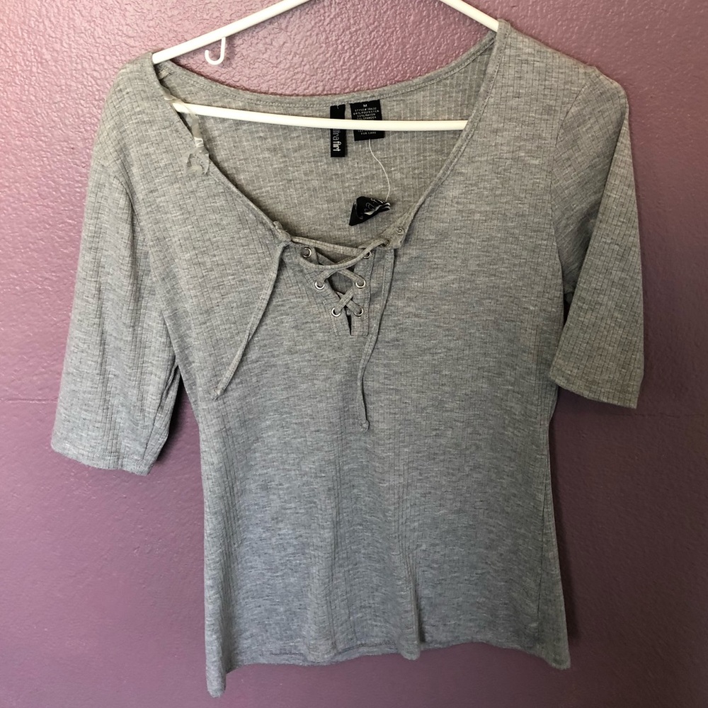 Ultra Flirt Gray 3/4 Sleeve Lace Up Rib-Knit Tee M